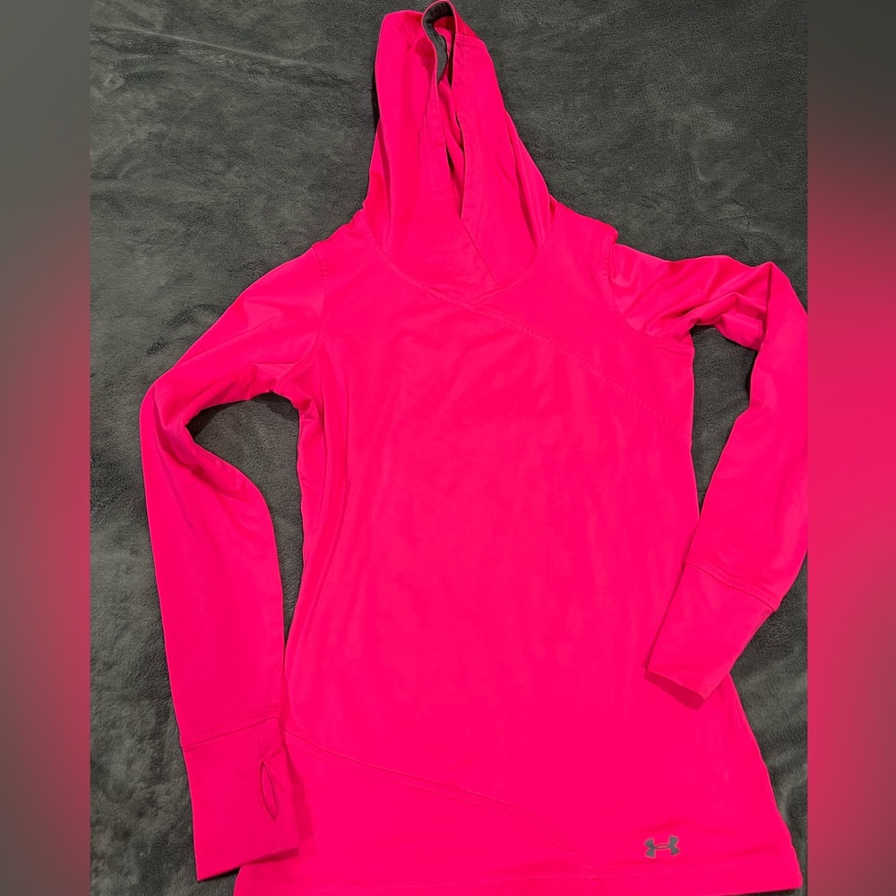 Women under Armour shirt